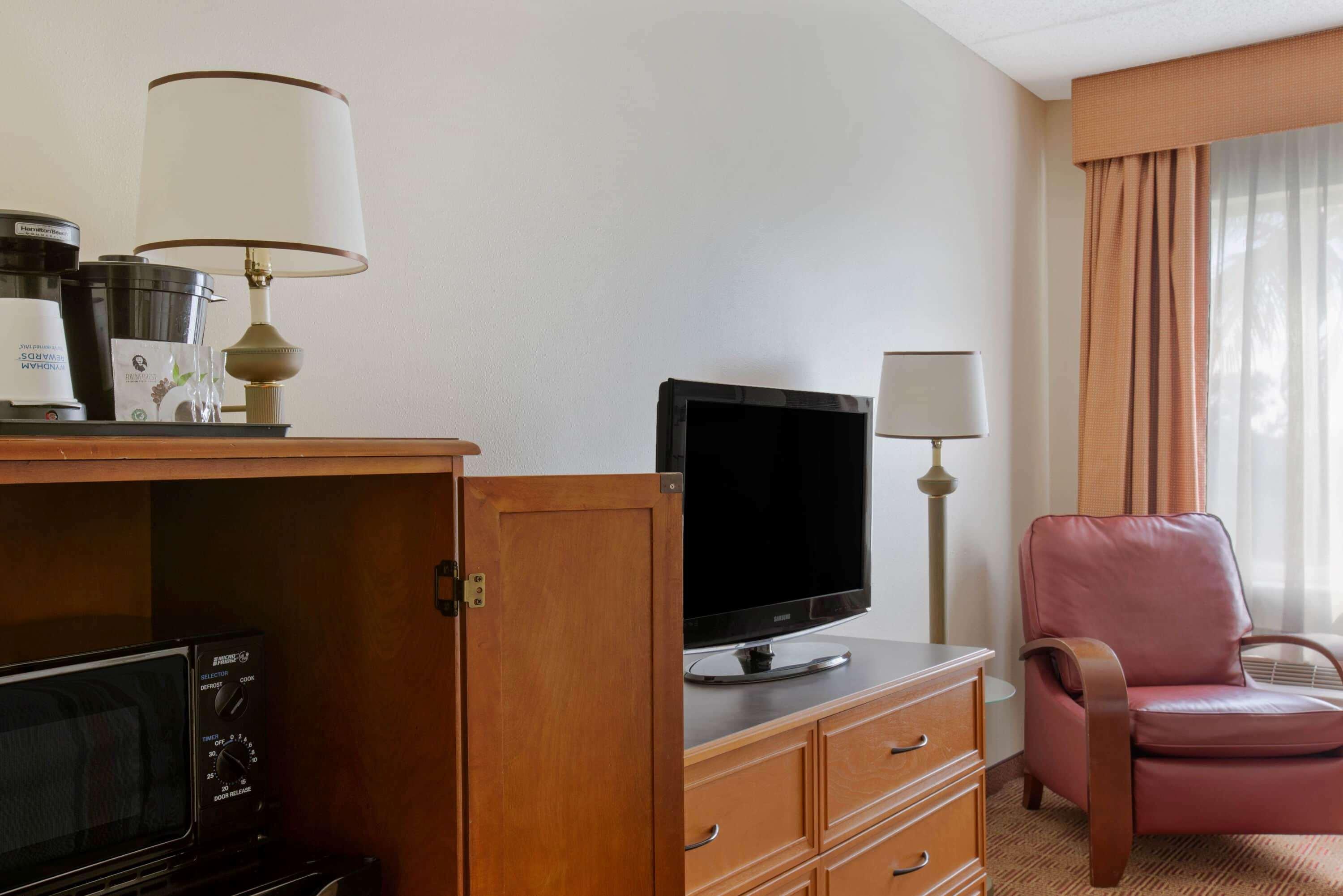 La Quinta Inn & Suites By Wyndham Sawgrass Sunrise Buitenkant foto