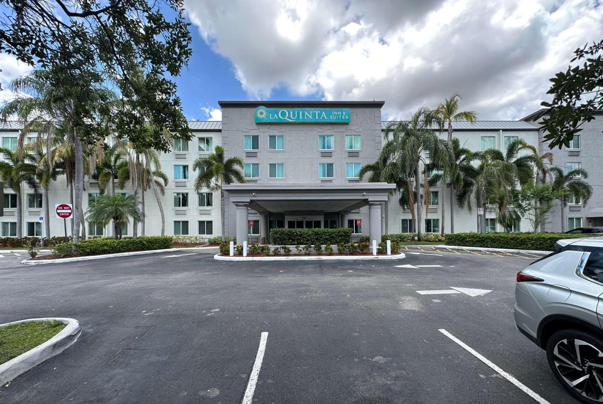 La Quinta Inn & Suites By Wyndham Sawgrass Sunrise Buitenkant foto