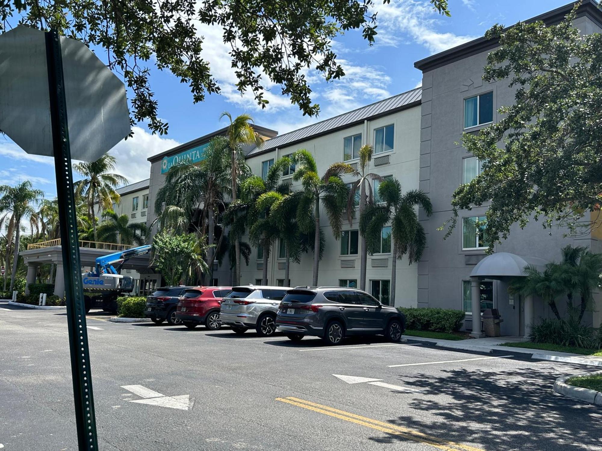 La Quinta Inn & Suites By Wyndham Sawgrass Sunrise Buitenkant foto